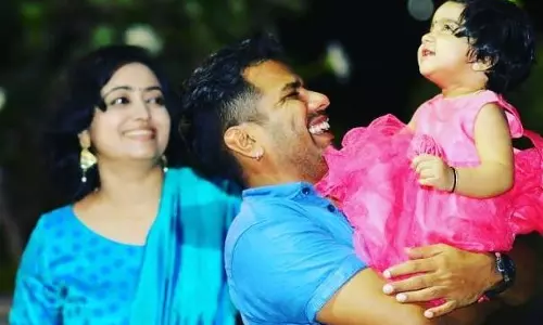 വയലിനിസ്റ്റ് ബാലഭാസ്കറും കുടുംബവും സഞ്ചരിച്ചിരുന്ന കാര്‍ അപകടത്തില്‍പെട്ടു; മകള്‍ മരിച്ചു