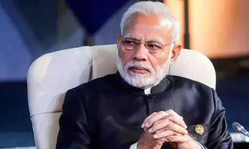 ‘ഗുജറാത്ത് കലാപത്തില് മോദി സര്ക്കാര് കാഴ്ചക്കാരായി നിന്നു’വെന്ന പരാമര്ശം; പഠനസഹായിയുടെ രചയിതാക്കൾക്കെതിരെ കേസ് ‘ഗുജറാത്ത് കലാപത്തില് മോദി സര്ക്കാര് കാഴ്ചക്കാരായി നിന്നു’വെന്ന പരാമര്ശം; പഠനസഹായിയുടെ രചയിതാക്കൾക്കെതിരെ കേസ്