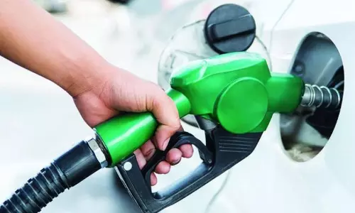 ഇന്ധന വിലവർധന തുടരുന്നു; മുംബൈയില്‍ പെട്രോളിന് 90.22 രൂപ