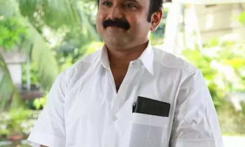 അടുത്ത കാലത്തായി ഒരു ബ്രേക്ക് ആഗ്രഹിച്ചിരുന്നു, നല്ലൊരു കഥാപാത്രത്തിനായി കാത്തിരിക്കുകയായിരുന്നു; തീവണ്ടിയിലെ വേഷത്തെക്കുറിച്ച് സുധീഷ്