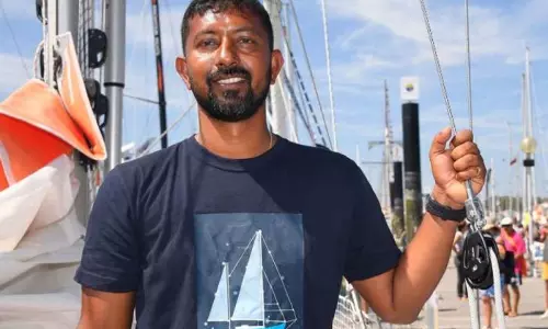 അഭിലാഷ് ടോമിയെ അടുത്തയാഴ്ച ഇന്ത്യയിലെത്തിക്കും