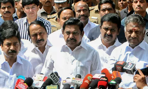 ‘തമിഴ് വംശജരെ കൊലപ്പെടുത്താന്‍ കൂട്ടുനിന്ന ഡി.എം.കെ, കോണ്‍ഗ്രസ് കക്ഷികളെ രാജ്യാന്തര കോടതിയില്‍ വിചാരണ ചെയ്യണം’ അണ്ണാ ഡി.എം.കെയുടെ പ്രതിഷേധ സംഗമം