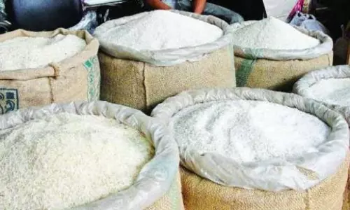 സംസ്ഥാനത്ത് റേഷന്‍ വിതരണം തടസ്സപ്പെട്ടു