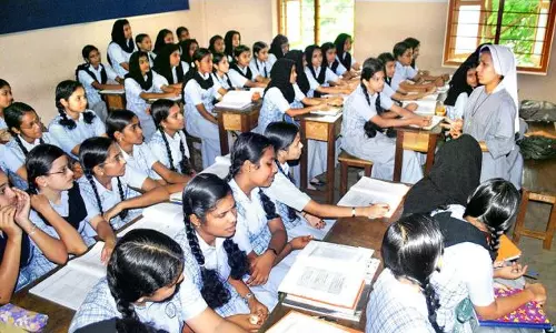 ഹയര്‍സെക്കണ്ടറി സ്കൂളുകളിലെ അശാസ്ത്രീയ ട്രാന്‍സ്ഫര്‍; ഒഴിവ് വരുന്ന സ്കൂളുകളിലേക്ക് അധ്യാപകരെ നിയമിച്ച് ഉത്തരവിറങ്ങി