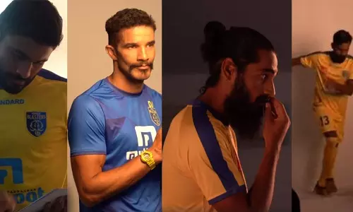 കിക്കെടുത്ത് അനസും വിനീതും, മീശ പിരിച്ച് ജിങ്കന്; ബ്ലാസ്റ്റേഴ്സ് താരങ്ങളുടെ ഫോട്ടോ ഷൂട്ട് കിക്കെടുത്ത് അനസും വിനീതും, മീശ പിരിച്ച് ജിങ്കന്; ബ്ലാസ്റ്റേഴ്സ് താരങ്ങളുടെ ഫോട്ടോ ഷൂട്ട്