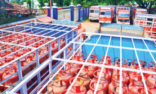 ചേളാരി ഐ.ഒ.സി പ്ലാന്റുമായി ബന്ധപ്പെട്ട സാങ്കേതിക പഠനത്തിന് വിദഗ്ധ സമിതിയെ നിയോഗിക്കാന്‍ തീരുമാനം