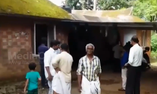 പ്രളയദുരിതാശ്വാസം സി.പി.എം നേതാവ് അനര്‍ഹര്‍ക്ക് വിതരണം ചെയ്തതായി പരാതി