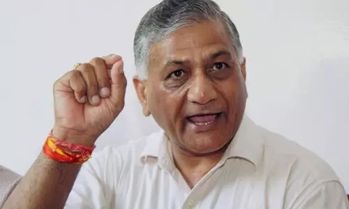 മൃതദേഹം നാട്ടിലെത്തിക്കാന്‍ ഇരട്ടിനിരക്ക്; പരിഹാരം കാണുമെന്ന് കേന്ദ്രമന്ത്രി വി.കെ സിങ്