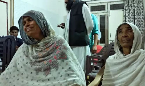 അലിഗഡില്‍ വ്യാജ ഏറ്റുമുട്ടലില്‍ കൊല്ലപ്പെട്ട യുവാക്കളുടെ കുടുംബത്തിന് പൊലീസിന്റെയും സംഘപരിവാറിന്റെയും ഭീഷണി