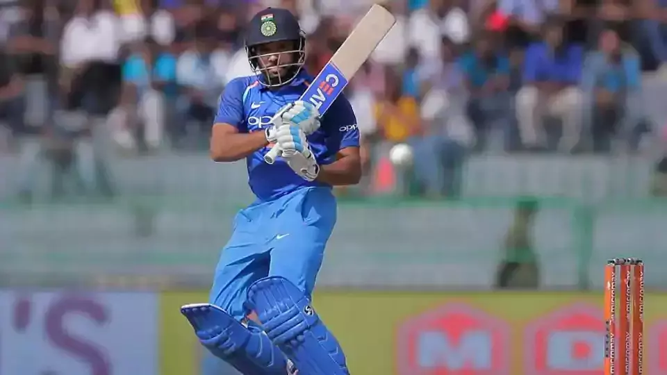 ഇത് രോഹിത് ശര്‍മയുടെ ടൂര്‍ണമെന്റ്; റാങ്കിങ്ങില്‍ ഗാംഗുലിയുടെ 18 വര്‍ഷത്തെ റെക്കോര്‍ഡിനൊപ്പമെത്തി താരം