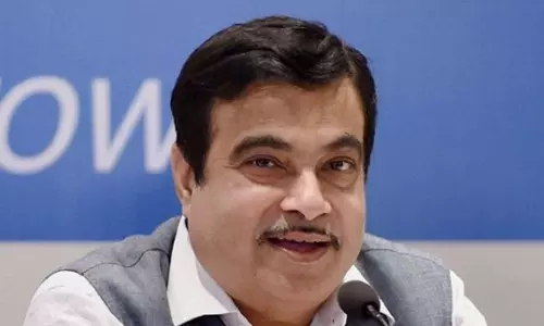 വലിയ തോതിലുള്ള ഇന്ധന ഇറക്കുമതി രാജ്യത്തിന്‍റെ സമ്പദ് വ്യവസ്ഥയെ തകര്‍ക്കുന്നു: നിതിന്‍ ഗഡ്കരി