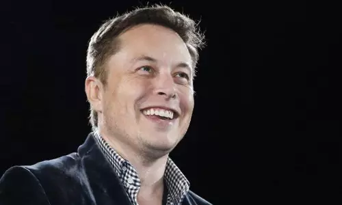 കമ്പനിയുടെ ഓഹരി സംബന്ധിച്ച വിവാദ ‍ട്വീറ്റ്; എലോണ്‍ മസ്ക്കിന്റെ ചെയര്‍മാന്‍ സ്ഥാനം തെറിച്ചു
