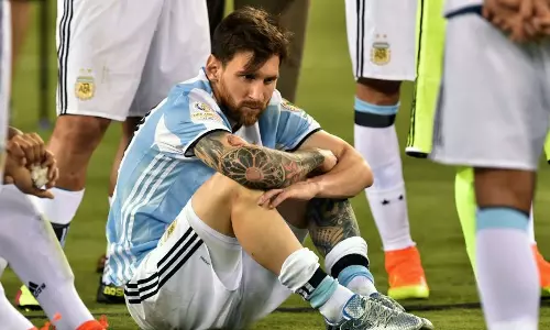 എല്ലാത്തിനും കുറ്റം മെസിക്ക്; അര്‍ജന്‍റീന ടീമിലേക്ക് തിരിച്ചുവരേണ്ടെന്ന്  മറഡോണ 