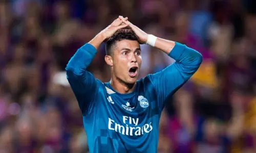 ലൈംഗികാരോപണത്തിന് പിന്നാലെ പോർച്ചുഗൽ ടീമിൽ നിന്നും പുറത്തായി ക്രിസ്റ്റ്യാനോ റൊണാൾഡോ ലൈംഗികാരോപണത്തിന് പിന്നാലെ പോർച്ചുഗൽ ടീമിൽ നിന്നും പുറത്തായി ക്രിസ്റ്റ്യാനോ റൊണാൾഡോ