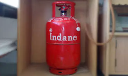 പാചകവാതക വില മേലോട്ട്;  സബ്സിഡി ഉപേക്ഷിച്ചവര്‍ക്ക് ഇരുട്ടടി