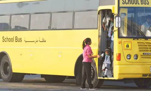 വിദ്യാര്‍ഥികളെ വാഹനത്തില്‍ നിന്നും ഇറക്കുന്നതിനിടെ സ്കൂള്‍ ബസ് മറികടന്നാല്‍ 6,000 റിയാല്‍ വരെ പിഴ; നിയമങ്ങള്‍ കര്‍ശനമാക്കി സൗദി ഭരണകൂടം