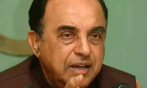 ശബരിമല: കേരളത്തിലെ സ്ത്രീകള് എന്തിന് പ്രതിഷേധിക്കുന്നുവെന്ന് സുബ്രഹ്മണ്യന് സ്വാമി ശബരിമല: കേരളത്തിലെ സ്ത്രീകള് എന്തിന് പ്രതിഷേധിക്കുന്നുവെന്ന് സുബ്രഹ്മണ്യന് സ്വാമി