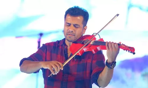 വയലിനിസ്റ്റും സംഗീതസംവിധായകനുമായ  ബാലഭാസ്കര്‍ അന്തരിച്ചു