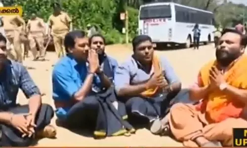 നിരോധനാജ്ഞക്കിടെ നിലക്കലിലും പമ്പയിലും ഇന്നും പ്രതിഷേധം