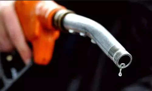 പെട്രോള് വില നൂറിലേക്ക് പെട്രോള് വില നൂറിലേക്ക്