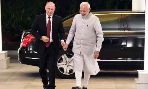 39,000 കോടിയുടെ മിസൈല് കരാറില് ഇന്ത്യയും റഷ്യയും ഒപ്പുവെച്ചു 39,000 കോടിയുടെ മിസൈല് കരാറില് ഇന്ത്യയും റഷ്യയും ഒപ്പുവെച്ചു