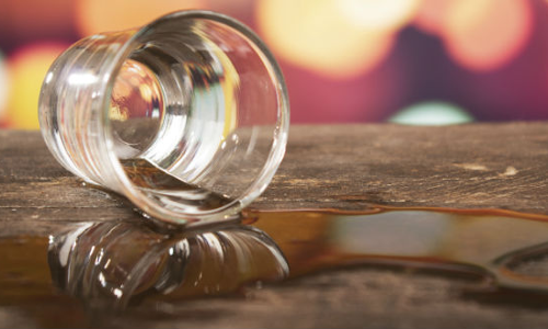 വ്യാജമദ്യമൊഴുകുന്ന വയനാട്