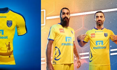 പ്രളയത്തിലെ ‘സൂപ്പര്‍ഹീറോ’കള്‍ക്ക്  ബ്ലാസ്‌റ്റേഴ്‌സിന്റെ ആദരം; പ്രത്യേക ജഴ്സിയണിഞ്ഞ് ഇന്ന് മുംബൈക്കെതിരെ ഇറങ്ങും