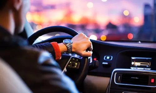 ഓട്ടോയും ടാക്സി കാറും ഇനി ലൈസൻസുള്ള ആർക്കും ഒാടിക്കാം