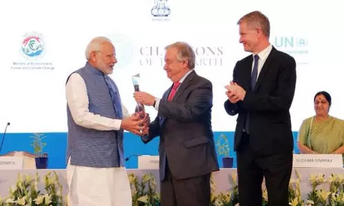 യു.എന്‍ ‘ചാമ്പ്യന്‍സ് ഓഫ് ദി എര്‍ത്ത്’ പുരസ്കാരം പ്രധാനമന്ത്രി നരേന്ദ്രമോദിക്ക് സമ്മാനിച്ചു