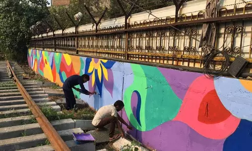 മുഖം മിനുക്കി ന്യൂ ഡല്‍ഹി റെയില്‍വെ സ്റ്റേഷന്‍ ചുവരുകള്‍