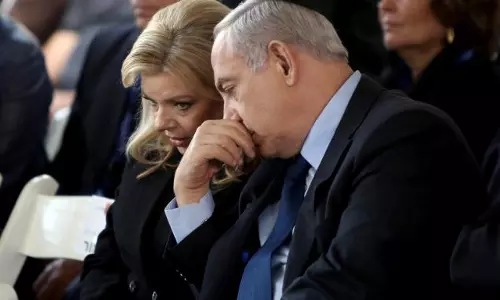 അഴിമതി ആരോപണത്തില്‍ കുടുങ്ങി ഇസ്രയേല്‍ പ്രധാനമന്ത്രിയും പത്നിയും