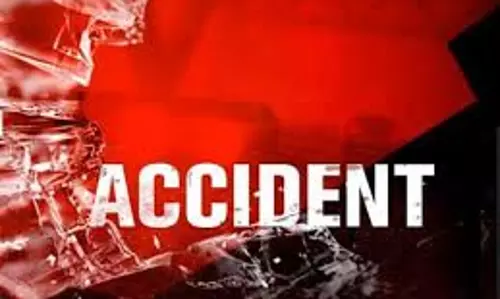 നിർത്തിയിട്ടിരുന്ന ലോറിക്ക് പിന്നിൽ മറ്റൊരു ലോറി ഇടിച്ച് അപകടം; 2 മരണം