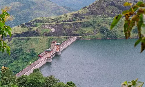 ഇടുക്കി - ചെറുതോണി അണക്കെട്ട് അടച്ചു
