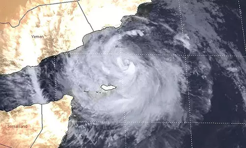 അറബിക്കടലില് രൂപം കൊണ്ട ന്യൂനമര്ദം ഒമാന് തീരത്തോട് അടുക്കുന്നു; ചുഴലിക്കാറ്റിന് സാധ്യതയെന്ന് ഒമാന് കാലാവസ്ഥാ നിരീക്ഷണ കേന്ദ്രം അറബിക്കടലില് രൂപം കൊണ്ട ന്യൂനമര്ദം ഒമാന് തീരത്തോട് അടുക്കുന്നു; ചുഴലിക്കാറ്റിന് സാധ്യതയെന്ന് ഒമാന് കാലാവസ്ഥാ നിരീക്ഷണ കേന്ദ്രം