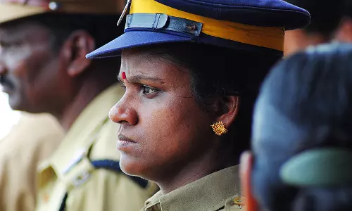 ശബരിമല സ്ത്രീപ്രവേശം: വനിതാ പൊലീസിനെ വിന്യസിക്കുക പമ്പവരെ
