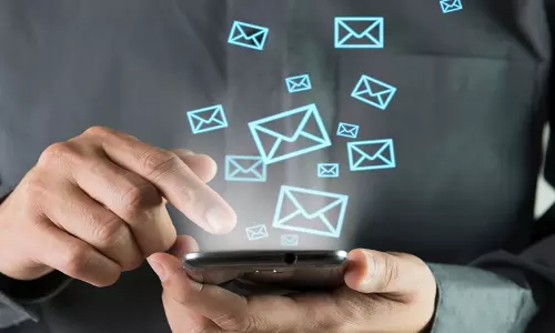 അശ്ലീല സന്ദേശമയച്ച ബി.ജെ.പി പ്രവര്‍ത്തകനെ ഐ.പി.എസ് ഉദ്യോഗസ്ഥന്റെ ഭാര്യ ചെരിപ്പൂരിയടിച്ചു