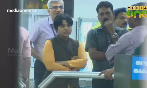 നെടുമ്പാശ്ശേരിയിൽ പറന്നിറങ്ങിയ ഭക്ത ശിരോമണി 