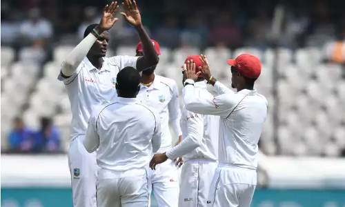 വമ്പ് കാട്ടി വിന്‍ഡീസ്; ഇന്ത്യ 367ന് പുറത്ത്, ലീഡ് 56  