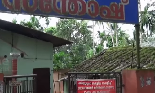 പതിറ്റാണ്ടുകളോളം സിനിമാ പ്രേക്ഷകരുടെ ഇഷ്ട കേന്ദ്രമായിരുന്ന  സന്തോഷ് ടാക്കീസ് ഇനി ഓര്‍മകളുടെ സ്ക്രീനില്‍