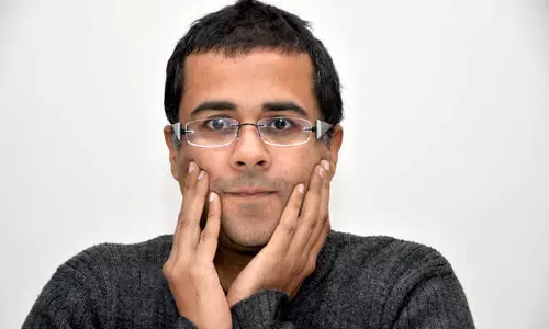 ‘മീ റ്റൂ’വില്‍ കുരുങ്ങിയ ചേതന്‍ ഭഗത്ത് ക്ഷമാപണവുമായി രംഗത്ത്