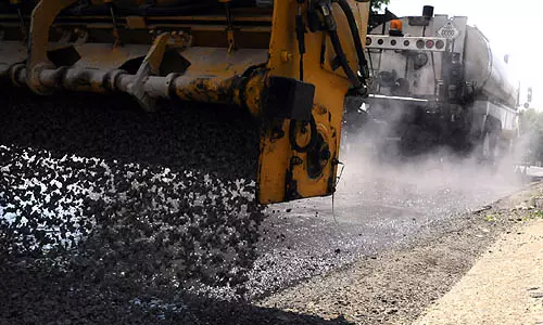 കടയ്ക്കൽ റോഡ് നിര്‍മാണത്തില്‍ അപാകത; ഓടകള്‍ തകര്‍ന്നുവീഴുന്നു