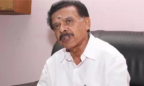 ശബരിമലയില്‍ പോകുന്ന യുവതികളെ പുലിയും പുരുഷനും പിടിക്കാമെന്ന് പ്രയാര്‍