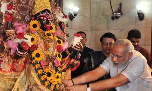 കുറഞ്ഞത് ദൈവത്തിന്റെ പേരെങ്കിലും അറിയൂ, ട്വിറ്ററില് മോദിക്ക് വിമര്ശം കുറഞ്ഞത് ദൈവത്തിന്റെ പേരെങ്കിലും അറിയൂ, ട്വിറ്ററില് മോദിക്ക് വിമര്ശം