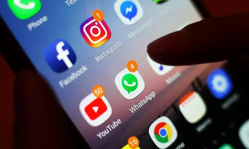 ഇനി മുതല് നിങ്ങളുടെ അക്കൗണ്ട് ഫേസ്ബുക്കുമായി ബന്ധിപ്പിക്കാം; പുതിയ ഫീച്ചറുമായി വാട്സാപ്പ് ഇനി മുതല് നിങ്ങളുടെ അക്കൗണ്ട് ഫേസ്ബുക്കുമായി ബന്ധിപ്പിക്കാം; പുതിയ ഫീച്ചറുമായി വാട്സാപ്പ്