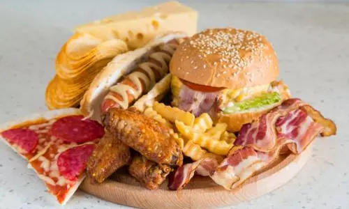 ജങ്ക് ഫുഡ് ഉപയോഗം കൂടുന്നു; ഫുഡ് സേഫ്റ്റി ക്ലബ്ബുകള്‍ ആരംഭിക്കണമെന്ന് ബാലാവകാശ കമ്മിഷന്‍