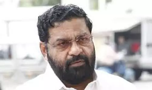 ശബരിമല സ്ത്രീ പ്രവേശനം: സ്ത്രീകളെ തടയാനാകില്ല; വിശ്വാസികളുമായി തര്ക്കത്തിനില്ലെന്ന് സര്ക്കാര് ശബരിമല സ്ത്രീ പ്രവേശനം: സ്ത്രീകളെ തടയാനാകില്ല; വിശ്വാസികളുമായി തര്ക്കത്തിനില്ലെന്ന് സര്ക്കാര്