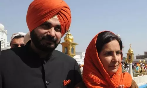 അമൃത്‍സര്‍ ട്രെയിന്‍ അപകടത്തില്‍ അനാഥരായ കുട്ടികളെ ദത്തെടുക്കുമെന്ന് സിദ്ദു