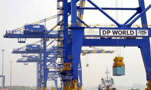 കേരളത്തില്‍ നിക്ഷേപമിറക്കാന്‍ ദുബെെ പോര്‍ട്ട്; മുഖ്യമന്ത്രിയുമായി കൂടിക്കാഴ്ച്ച നടത്തി