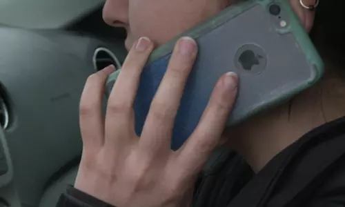 മൊബെെല്‍ കയ്യില്‍ വെച്ച് വാഹനമോടിച്ചാല്‍ ‘പണി’ കിട്ടും