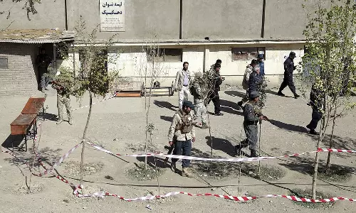 പാര്‍ലമെന്റ് തെരഞ്ഞെടുപ്പ് നടക്കുന്ന അഫ്ഗാനിസ്ഥാനില്‍ വോട്ടെടുപ്പിനിടെ ചാവേര്‍ ആക്രമണം